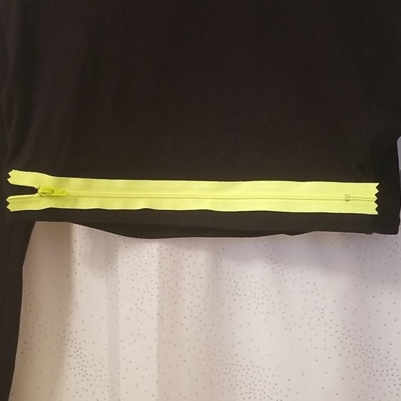 Neon punk studded crop top - Picture 4 of 8